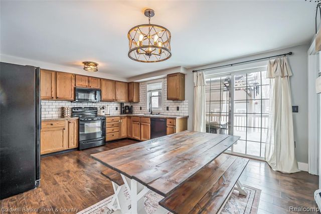 1315 Central Avenue, Howell, MI 48843