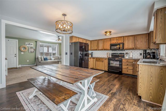 1315 Central Avenue, Howell, MI 48843