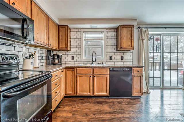 1315 Central Avenue, Howell, MI 48843