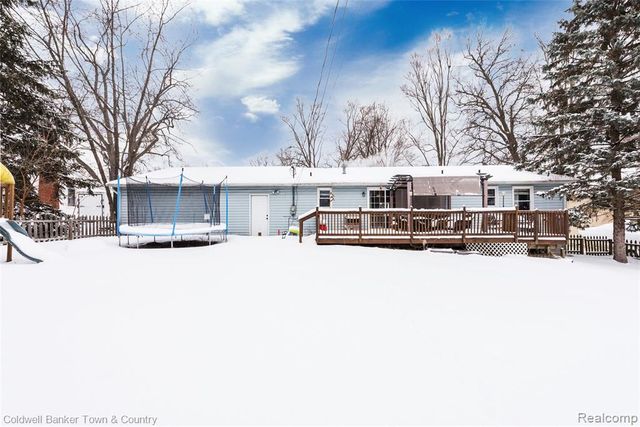 1315 Central Avenue, Howell, MI 48843