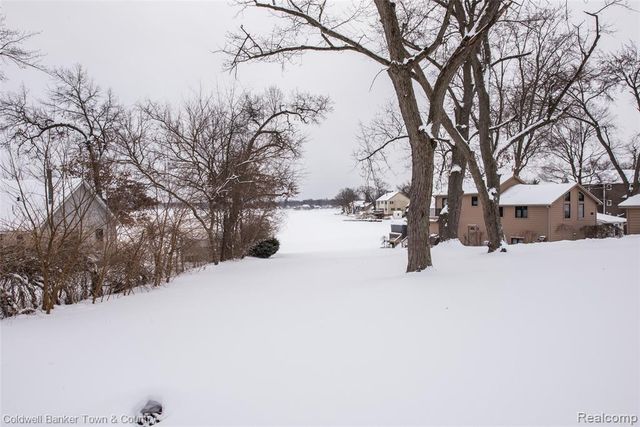 1315 Central Avenue, Howell, MI 48843