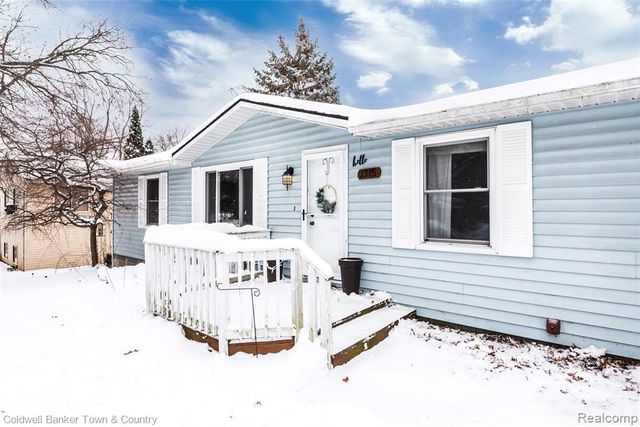 1315 Central Avenue, Howell, MI 48843