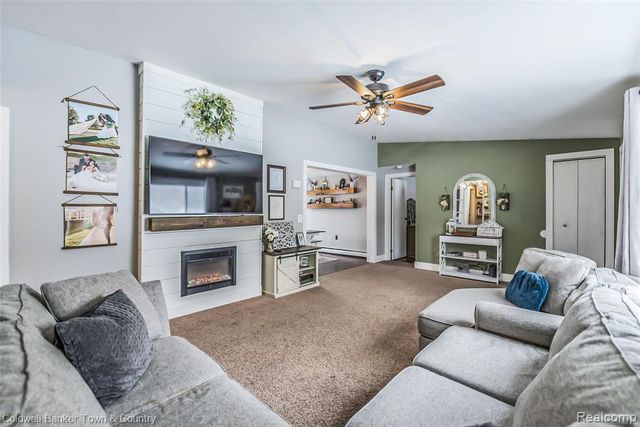 1315 Central Avenue, Howell, MI 48843