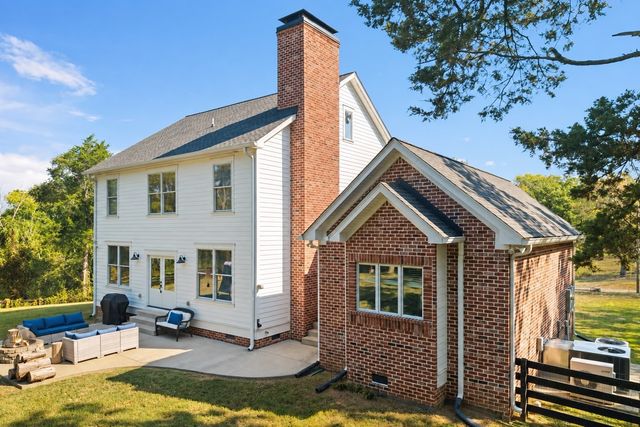 2335 Ariana Ln, Arrington, TN 37014