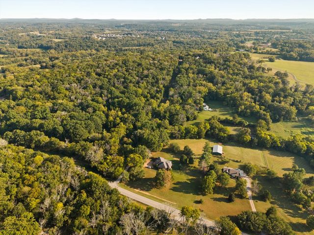 2335 Ariana Ln, Arrington, TN 37014