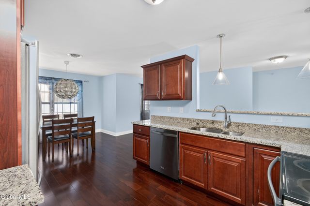 44 Kendall Drive, Bethlehem, NY 12054