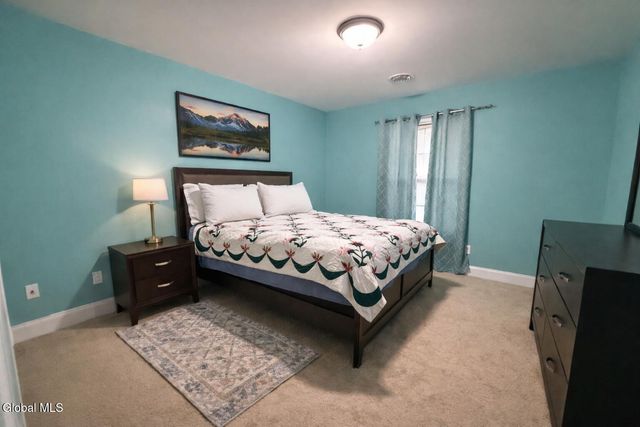 44 Kendall Drive, Bethlehem, NY 12054