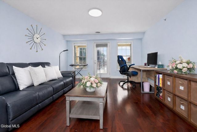 44 Kendall Drive, Bethlehem, NY 12054