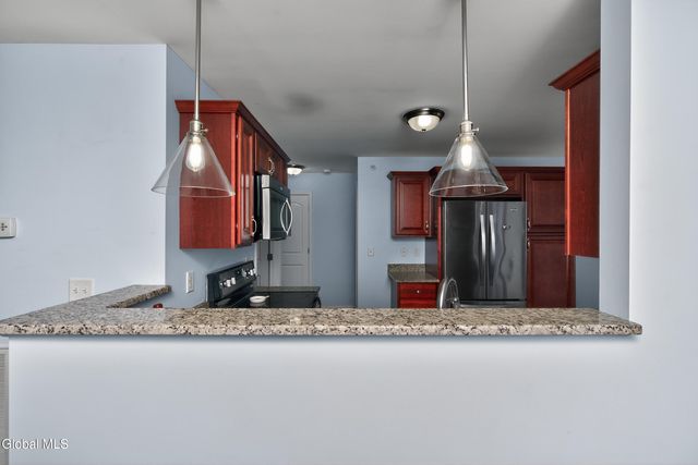 44 Kendall Drive, Bethlehem, NY 12054