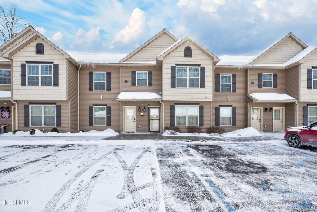 44 Kendall Drive, Bethlehem, NY 12054