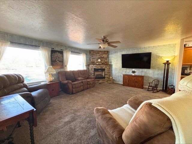 5006 Samantha Lane, Farmington, NM 87402