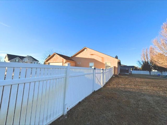 5006 Samantha Lane, Farmington, NM 87402