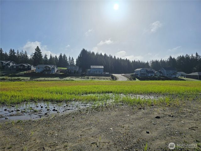 140 E Donbob Lane, Allyn, WA 98524