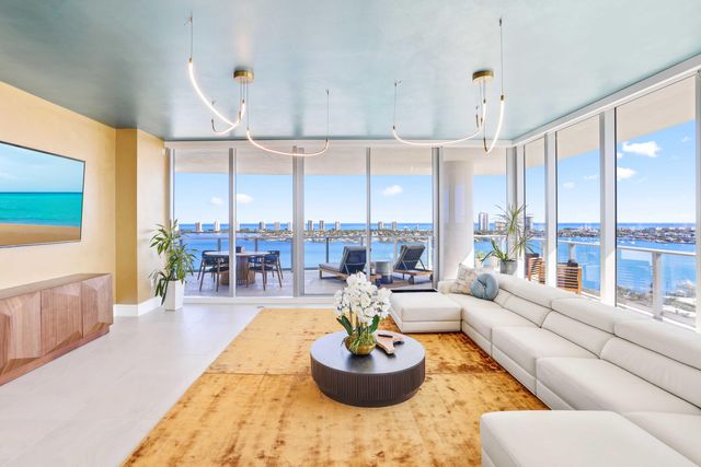 220 Lake Shore Drive 2112, Lake Park, FL 33403