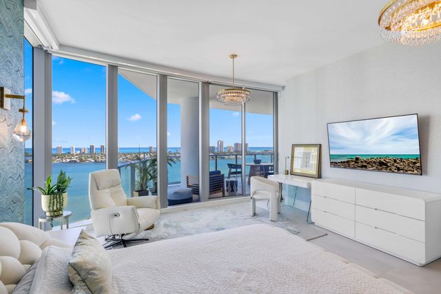 220 Lake Shore Drive 2112, Lake Park, FL 33403