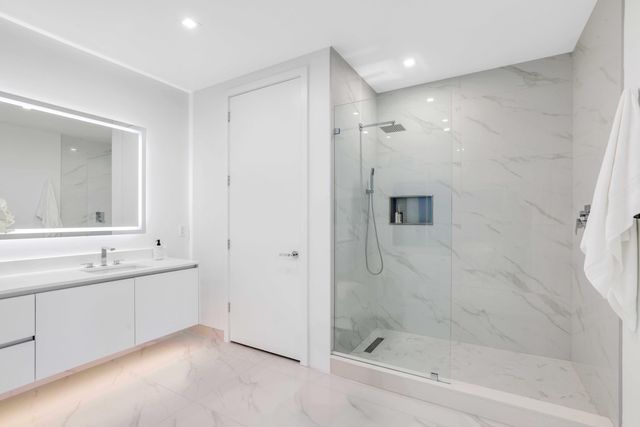 220 Lake Shore Drive 2112, Lake Park, FL 33403