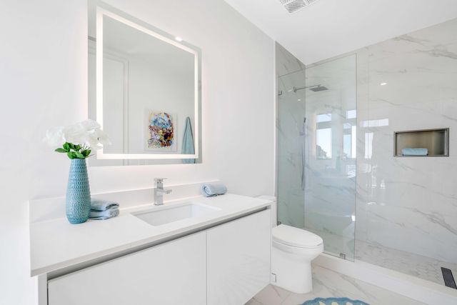 220 Lake Shore Drive 2112, Lake Park, FL 33403