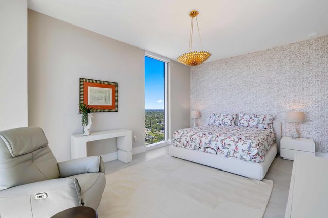 220 Lake Shore Drive 2112, Lake Park, FL 33403