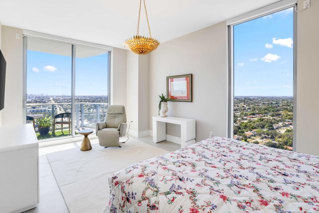 220 Lake Shore Drive 2112, Lake Park, FL 33403