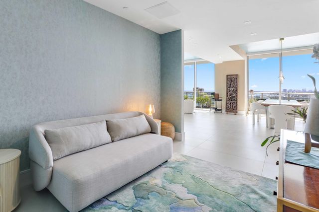 220 Lake Shore Drive 2112, Lake Park, FL 33403