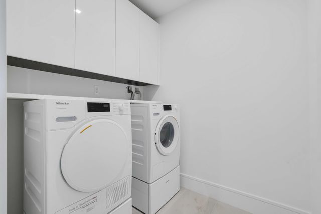 220 Lake Shore Drive 2112, Lake Park, FL 33403