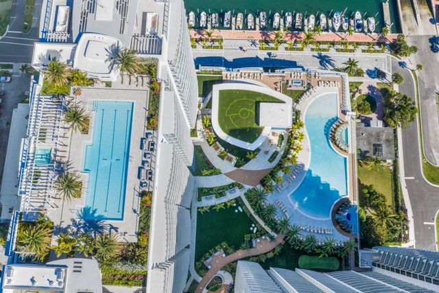 220 Lake Shore Drive 2112, Lake Park, FL 33403