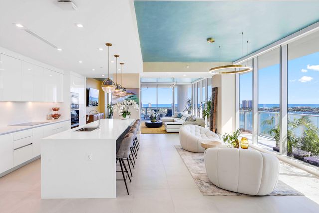 220 Lake Shore Drive 2112, Lake Park, FL 33403