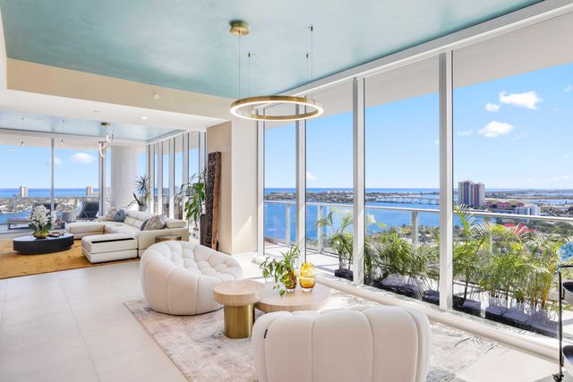 220 Lake Shore Drive 2112, Lake Park, FL 33403