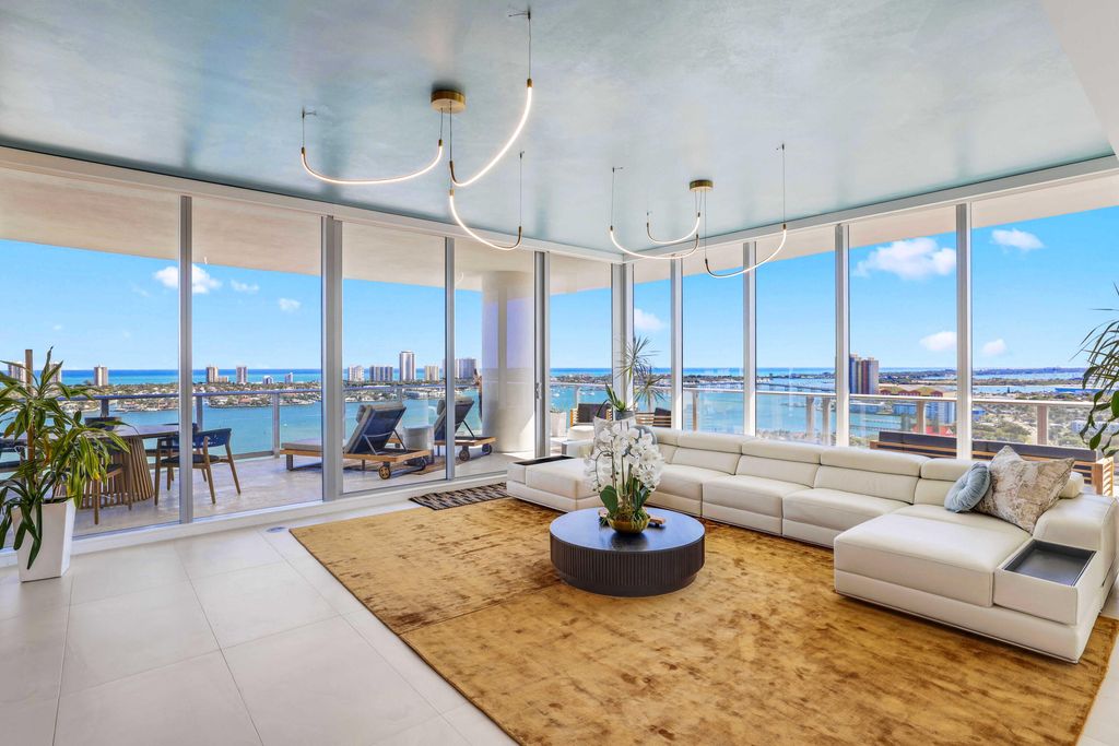 220 Lake Shore Drive 2112, Lake Park, FL 33403