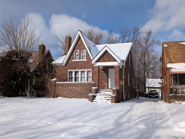 12293 Kilbourne Street, Detroit, MI 48213