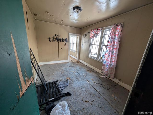 12293 Kilbourne Street, Detroit, MI 48213