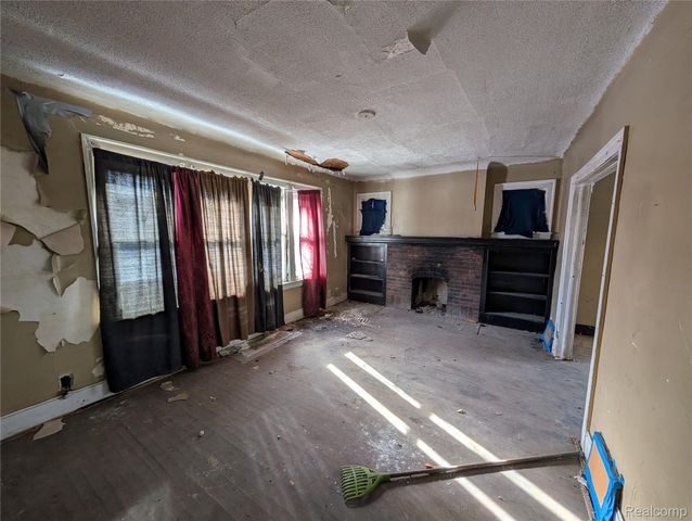 12293 Kilbourne Street, Detroit, MI 48213