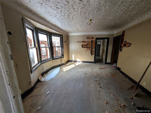 12293 Kilbourne Street, Detroit, MI 48213