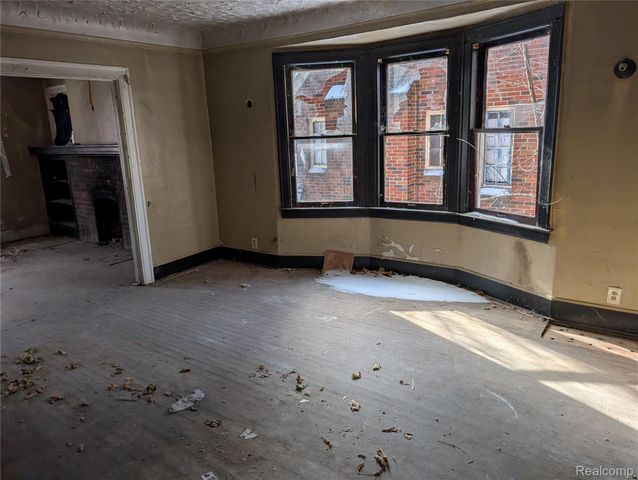 12293 Kilbourne Street, Detroit, MI 48213