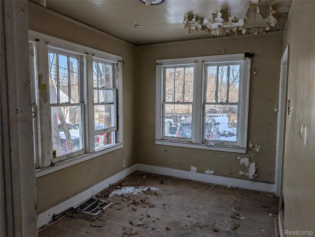 12293 Kilbourne Street, Detroit, MI 48213