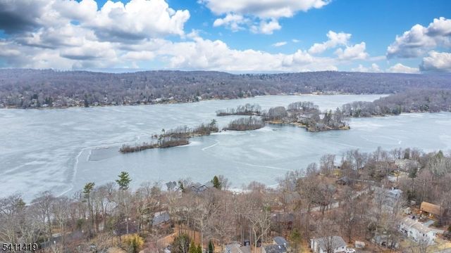 105 Bushwick Ln, Vernon Twp., NJ 07422