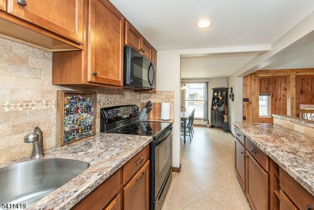 105 Bushwick Ln, Vernon Twp., NJ 07422