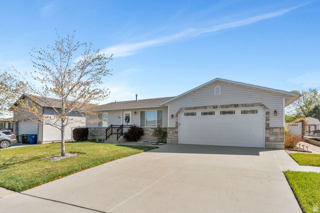 4049 S CASTLE VIEW DR, West Valley City, UT 84128