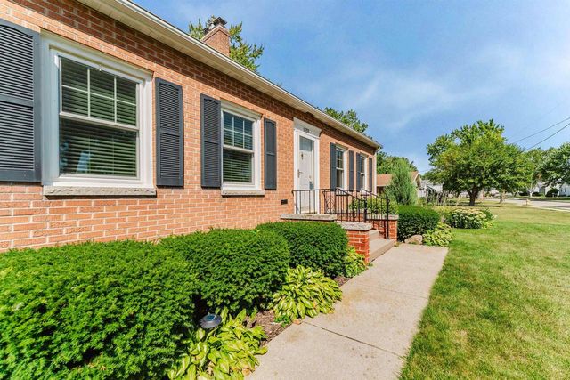 1655 ARIZONA STREET, Oshkosh, WI 54902