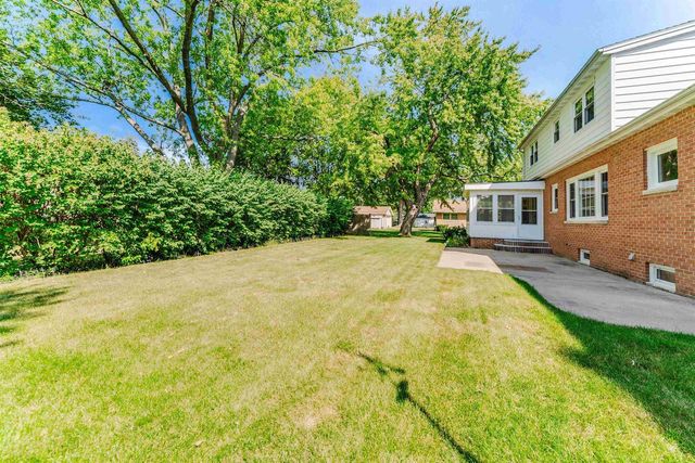 1655 ARIZONA STREET, Oshkosh, WI 54902