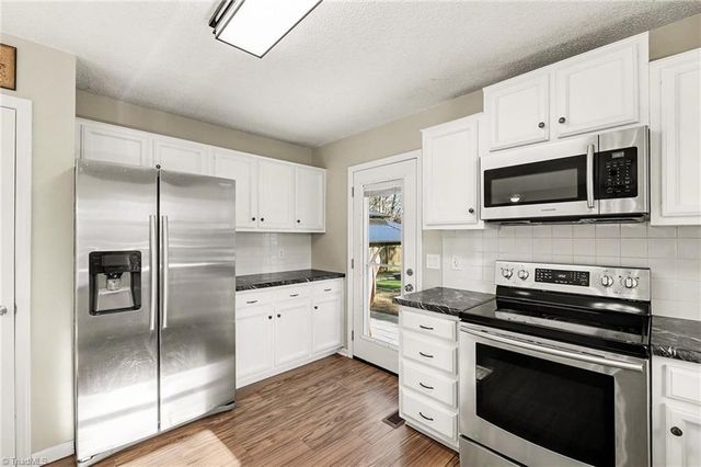 4010 Gracemont Drive, Winston-salem, NC 27106