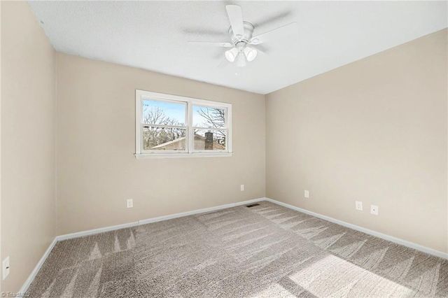 4010 Gracemont Drive, Winston-salem, NC 27106