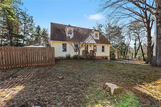 4010 Gracemont Drive, Winston-salem, NC 27106