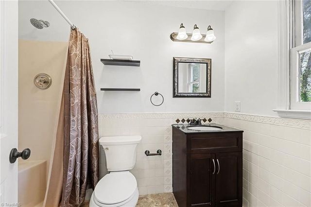 4010 Gracemont Drive, Winston-salem, NC 27106