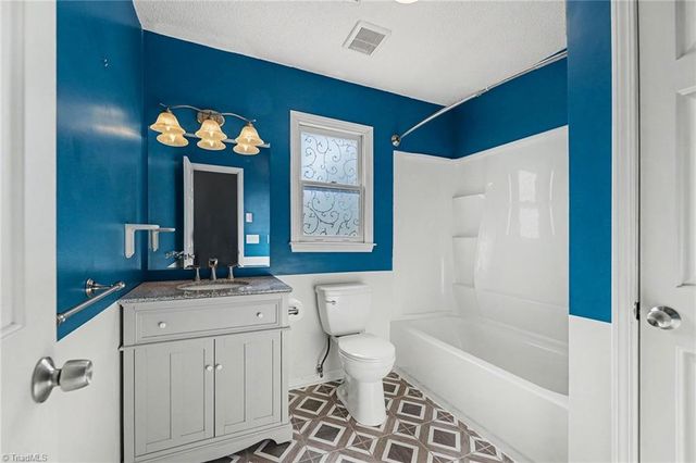 4010 Gracemont Drive, Winston-salem, NC 27106