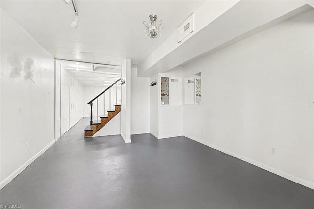 4010 Gracemont Drive, Winston-salem, NC 27106