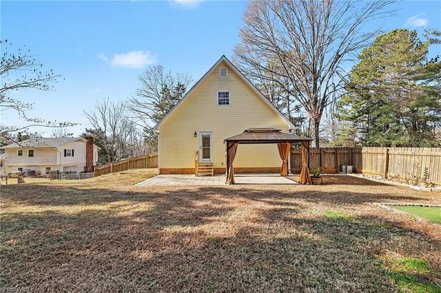 4010 Gracemont Drive, Winston-salem, NC 27106