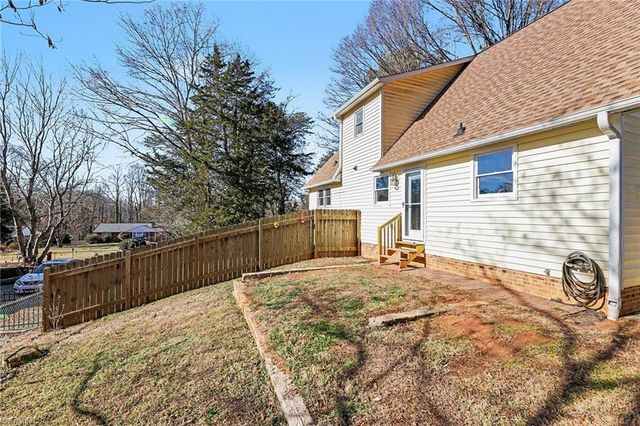 4010 Gracemont Drive, Winston-salem, NC 27106