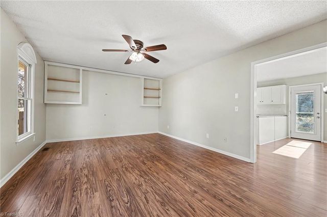 4010 Gracemont Drive, Winston-salem, NC 27106