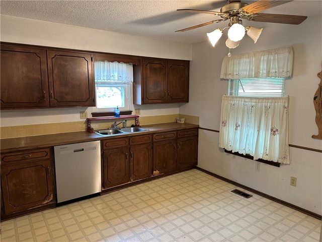 1107 N Cooper Street, Olathe, KS 66061